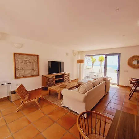 Flora, Mit Eigenem Pool Und Meerblick Hébergement de vacances *