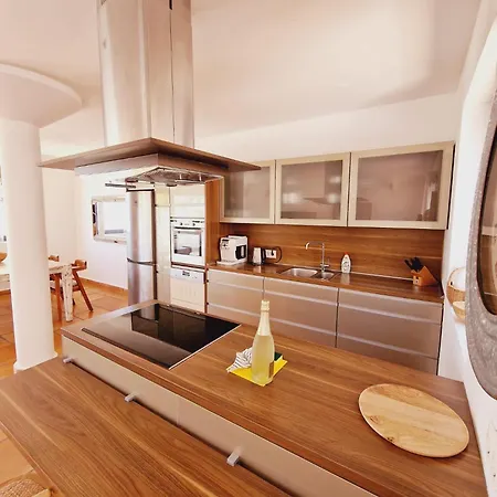 Flora, Mit Eigenem Pool Und Meerblick *