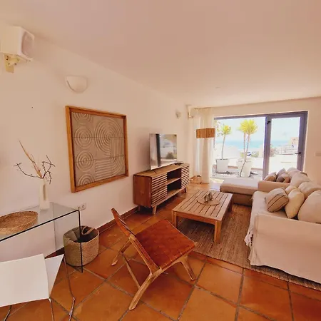 Flora, Mit Eigenem Pool Und Meerblick Hébergement de vacances *