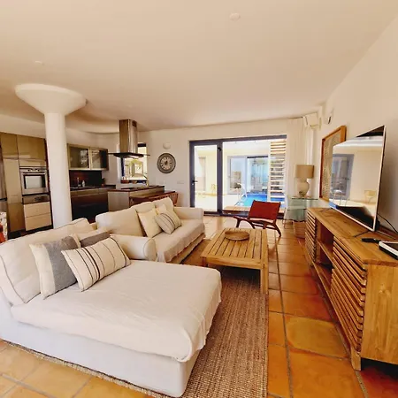 Flora, Mit Eigenem Pool Und Meerblick Hébergement de vacances Costa Calma